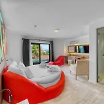 Illusion & Clubhotel - Adults Only