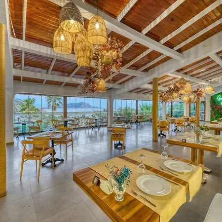 Illusion & Clubhotel - Adults Only Otel 3*