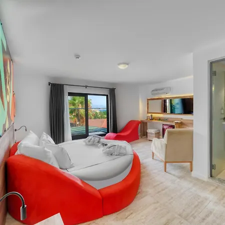 Illusion & Clubhotel - Adults Only