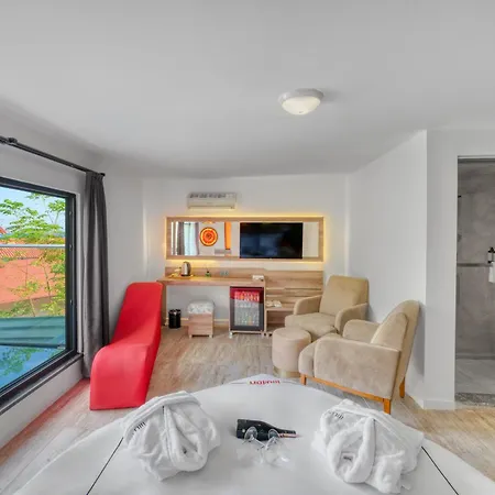 Illusion & Clubhotel - Adults Only Hotel