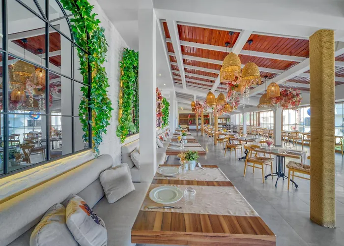 Szálloda Illusion & Clubhotel - Adults Only