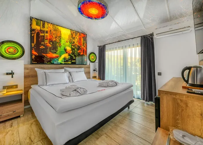 Illusion & Clubhotel - Adults Only 3*